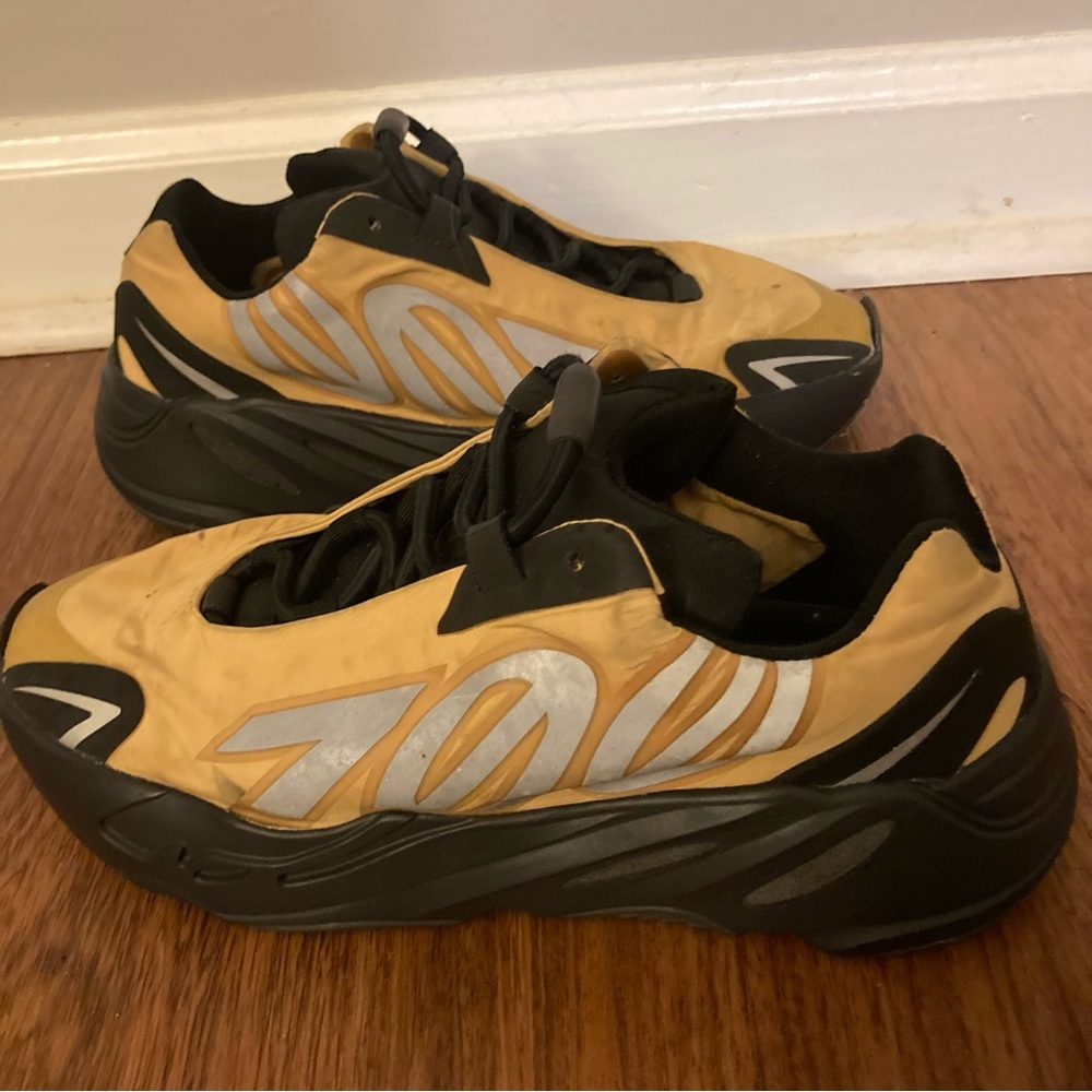 Adidas Mens Yeezy 700 Mnvn Lace Up Sneakers